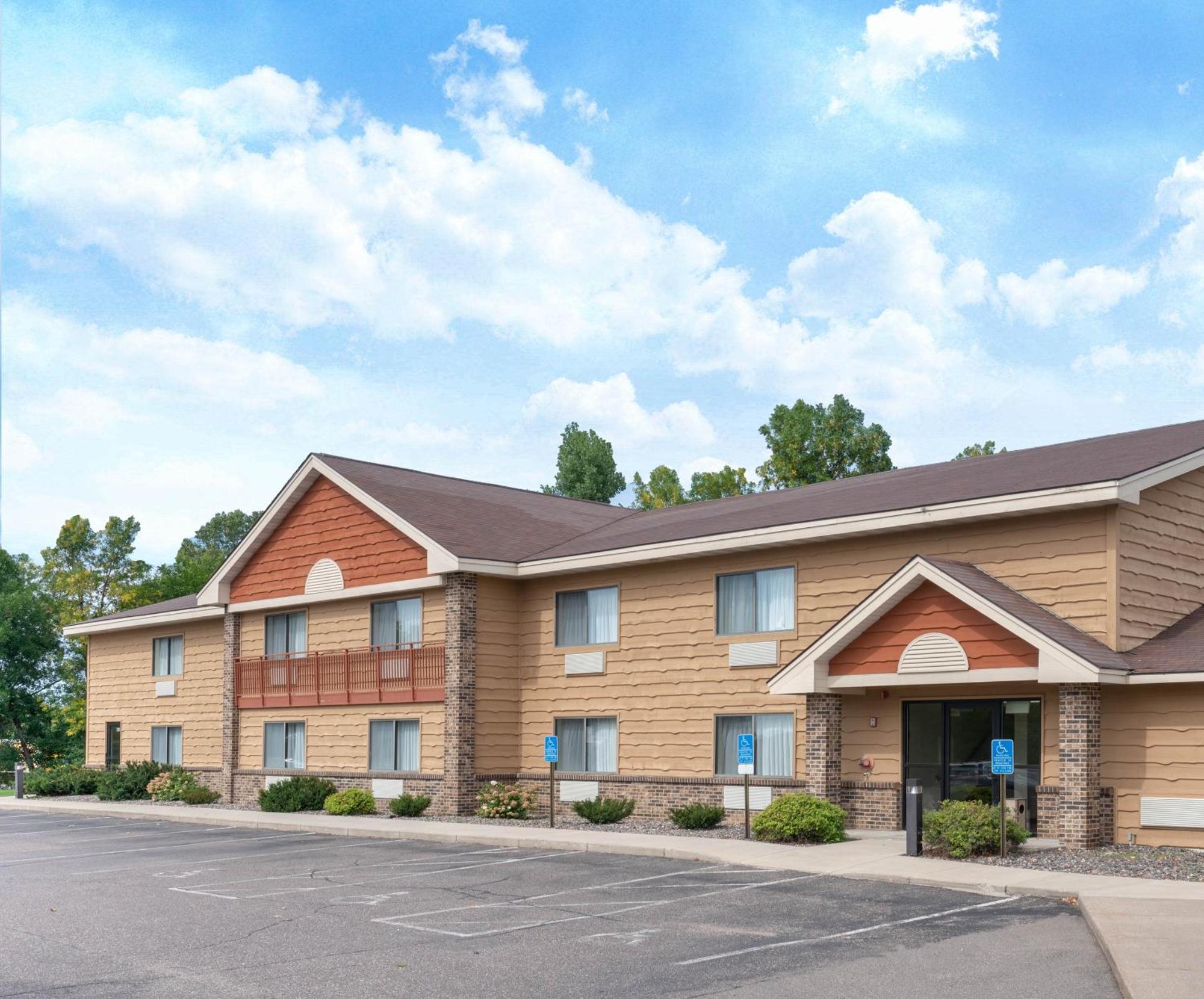 Aspen Hotel Rogers Formerly Americ Inn מראה חיצוני תמונה