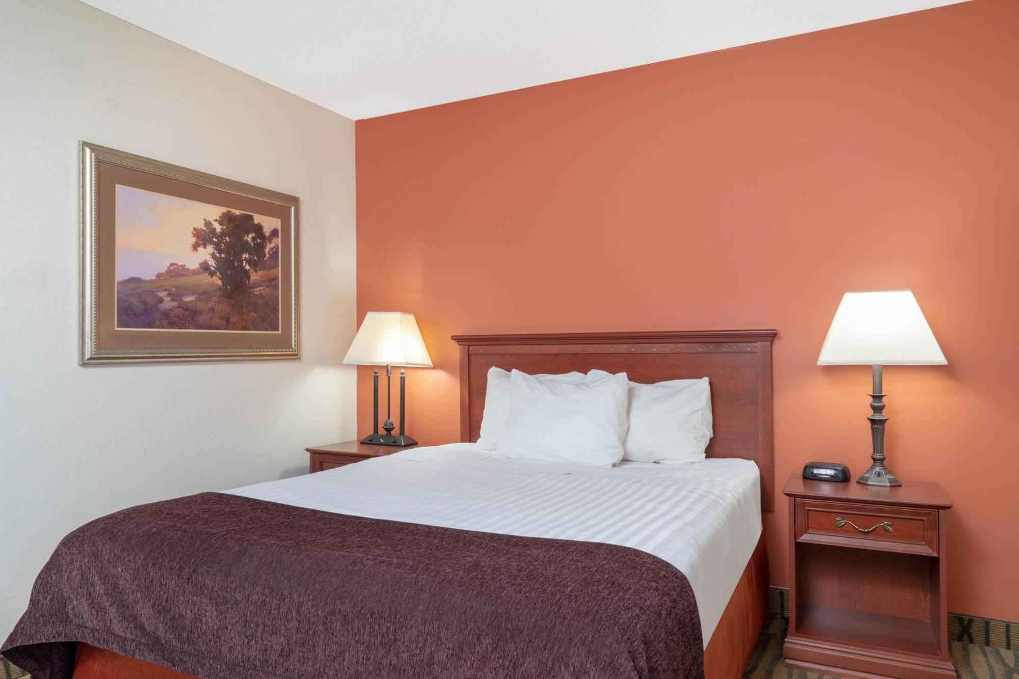 Aspen Hotel Rogers Formerly Americ Inn מראה חיצוני תמונה